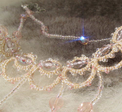 Свадебное ожерелье ручной работы Лада (анкарс, фриволите с бисером)