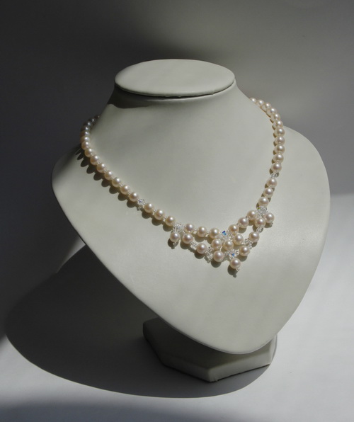 Свадебное ожерелье и серьги из жемчуга, бисера и кристаллов Swarovski